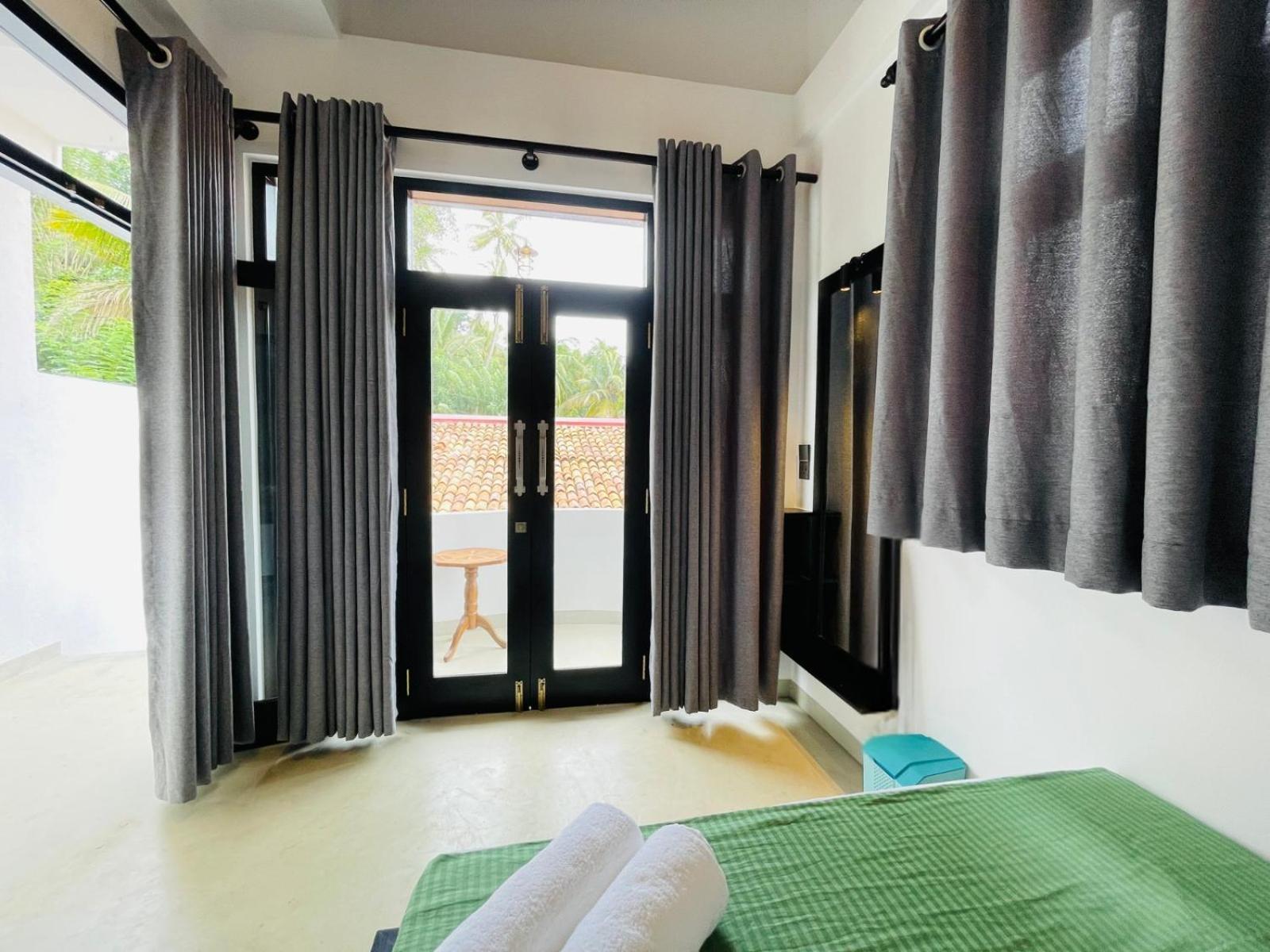 Thara Inn Villa Dikwella Exteriör bild